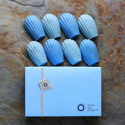 紅茶＆ハーブティーと青い薔薇のマドレーヌセット