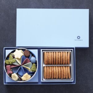 【ギフトセット】ペタルクリスマス&グラスフェッドメープルバタービスケットプティコフレ